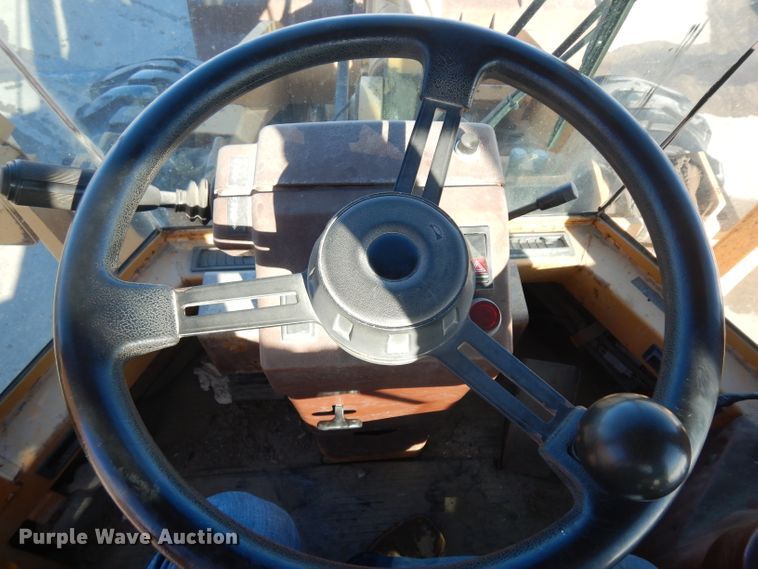 image for item IG9127 1995 Case 621B  wheel loader