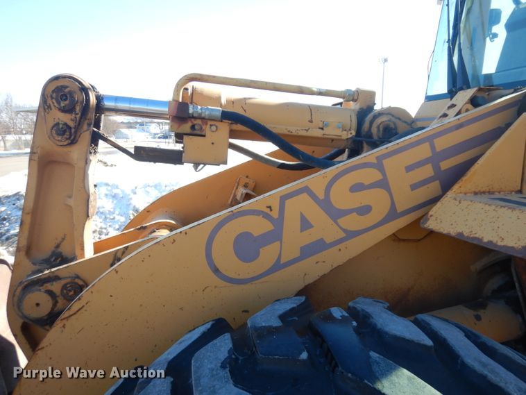 image for item IG9127 1995 Case 621B  wheel loader