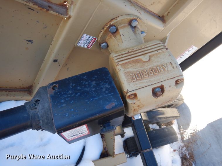 image for item IG9128 2006 Land Pride RC6015 batwing rotary mower