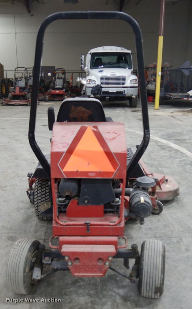 image for item IG9129 2010 Toro Groundsmaster 328D  lawn mower