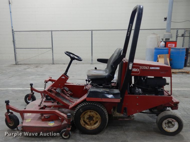 image for item IG9129 2010 Toro Groundsmaster 328D  lawn mower