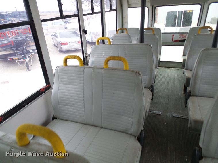 image for item DC2840 2004 International PC015  shuttle bus