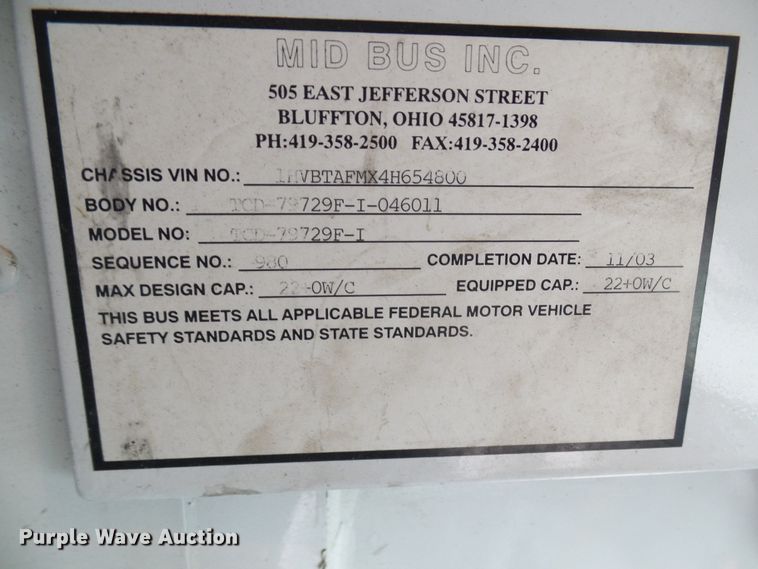 image for item DC2840 2004 International PC015  shuttle bus