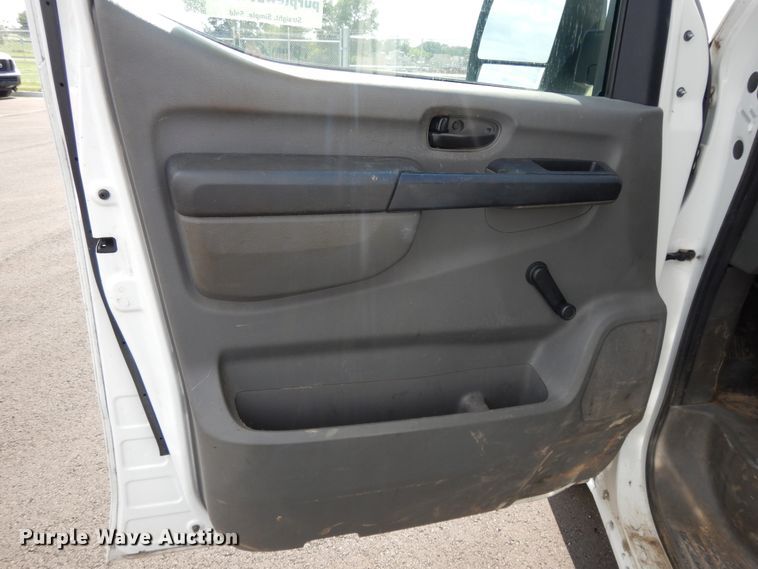 image for item DF5304 2013 Nissan NV2500  van