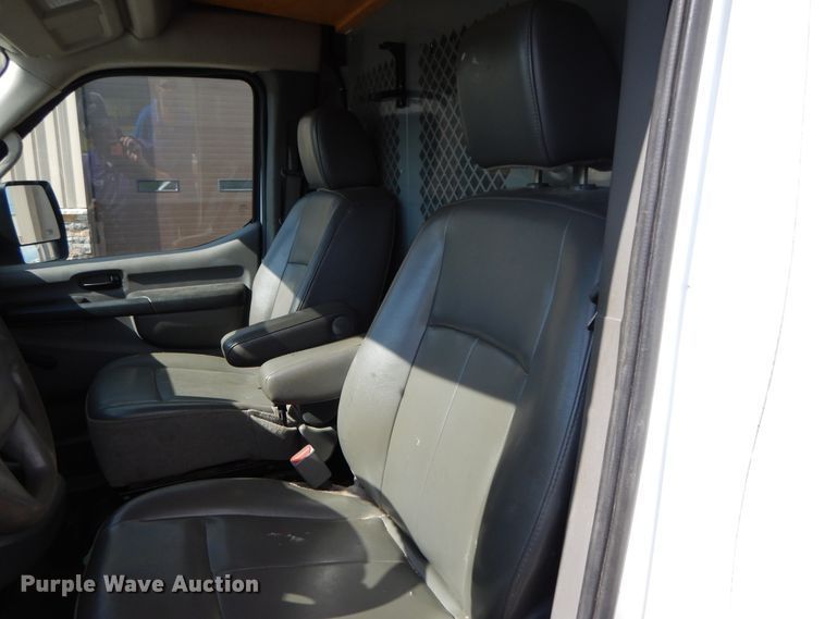 image for item DF5304 2013 Nissan NV2500  van