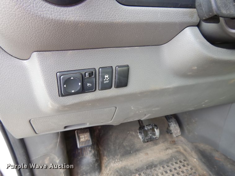 image for item DF5304 2013 Nissan NV2500  van