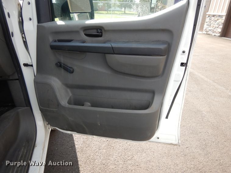image for item DF5304 2013 Nissan NV2500  van