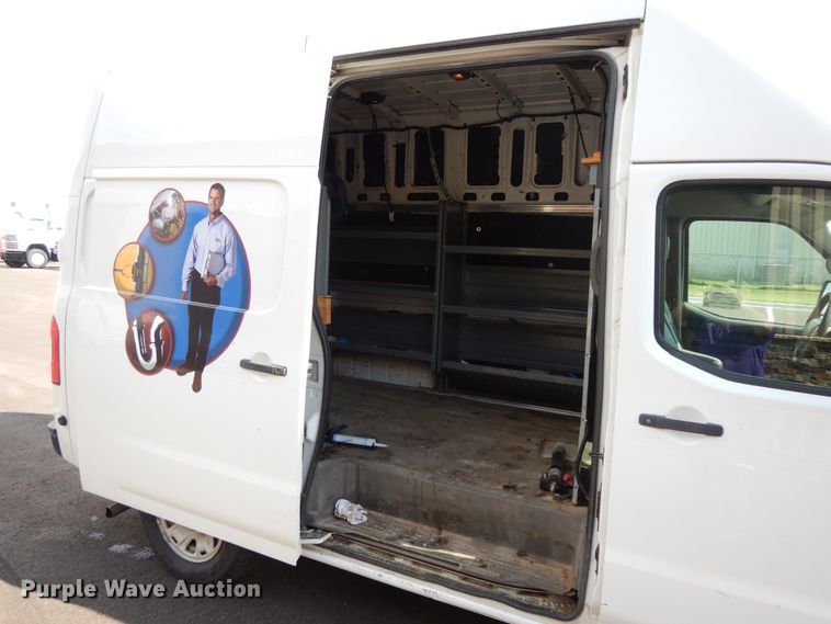 image for item DF5304 2013 Nissan NV2500  van