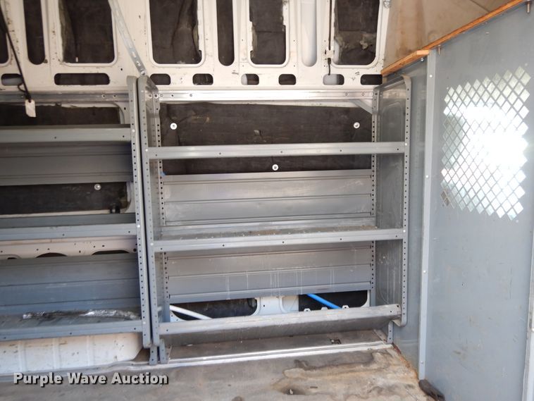 image for item DF5304 2013 Nissan NV2500  van