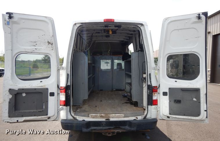 image for item DF5304 2013 Nissan NV2500  van