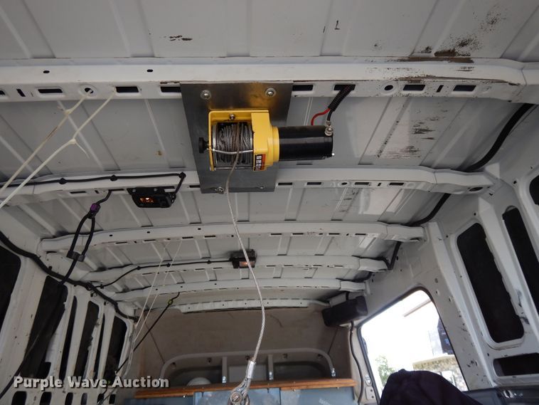 image for item DF5304 2013 Nissan NV2500  van