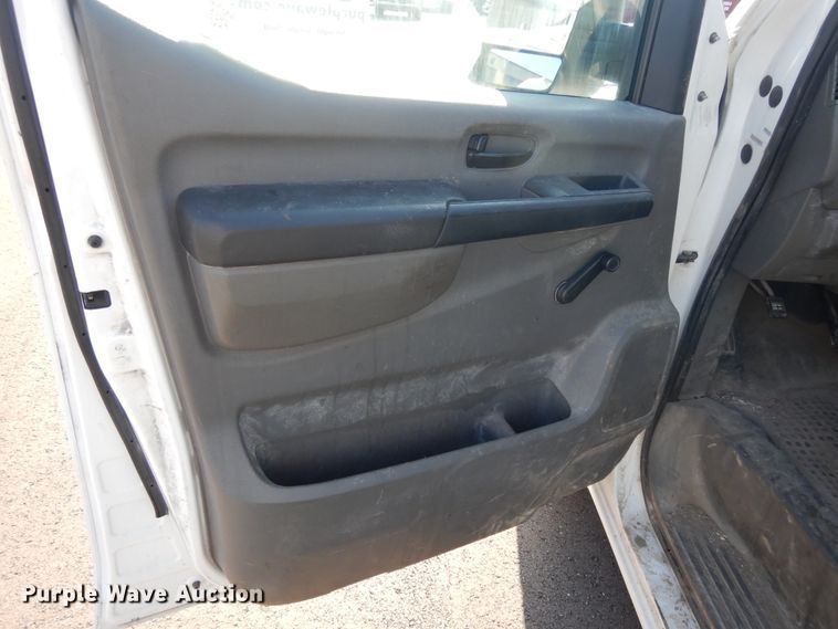 image for item DF5305 2012 Nissan NV2500  van