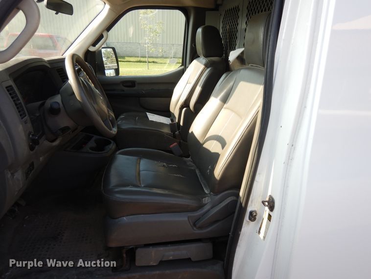 image for item DF5305 2012 Nissan NV2500  van