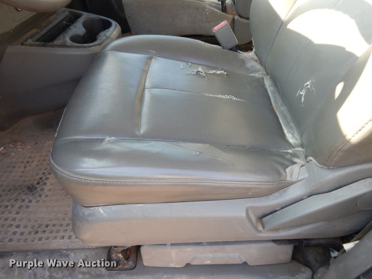 image for item DF5305 2012 Nissan NV2500  van