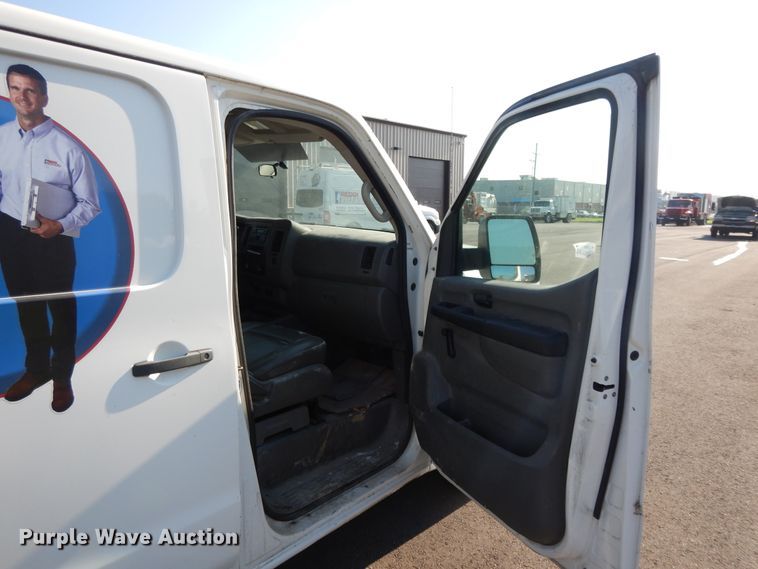 image for item DF5305 2012 Nissan NV2500  van