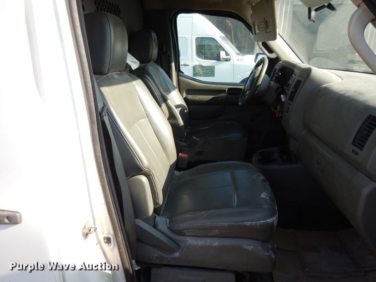 image for item DF5305 2012 Nissan NV2500  van