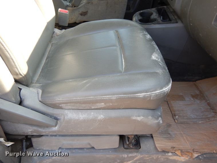 image for item DF5305 2012 Nissan NV2500  van