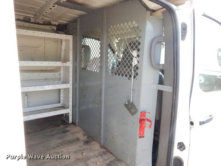 image for item DF5305 2012 Nissan NV2500  van