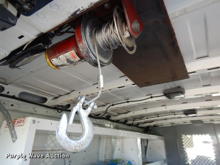 image for item DF5305 2012 Nissan NV2500  van