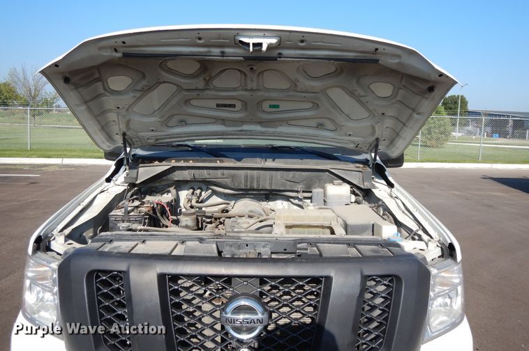 image for item DF5305 2012 Nissan NV2500  van