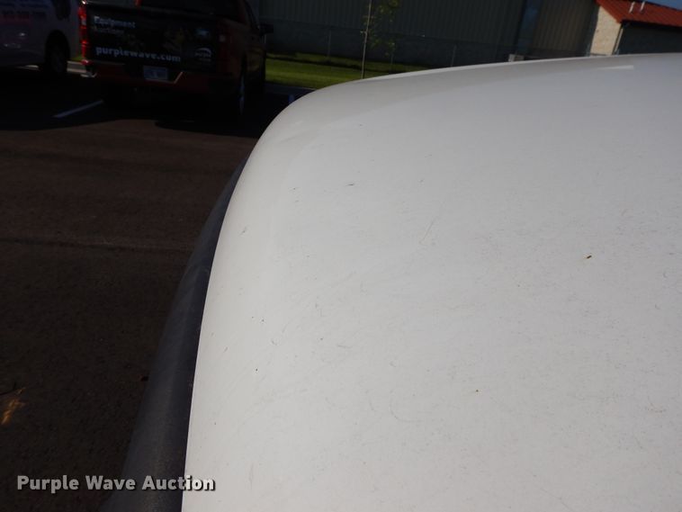 image for item DF5305 2012 Nissan NV2500  van