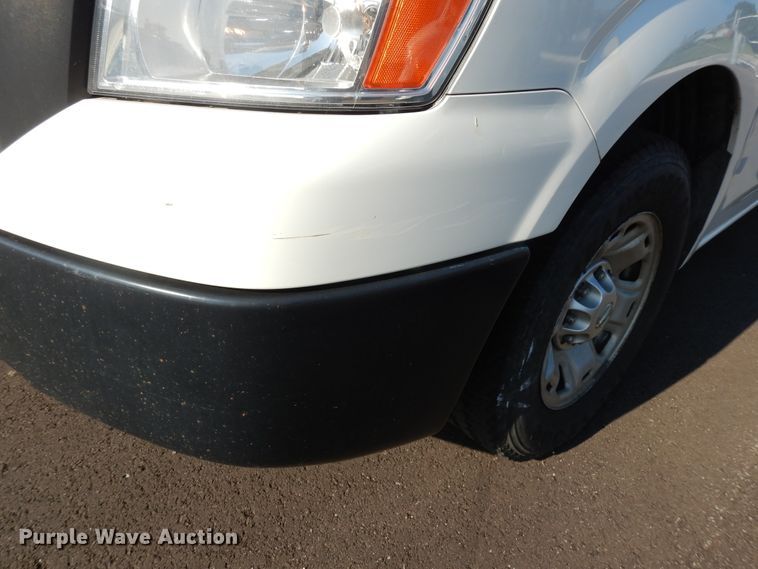 image for item DF5305 2012 Nissan NV2500  van