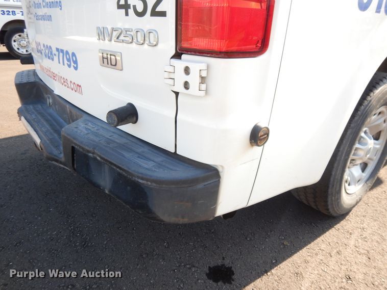 image for item DF5305 2012 Nissan NV2500  van