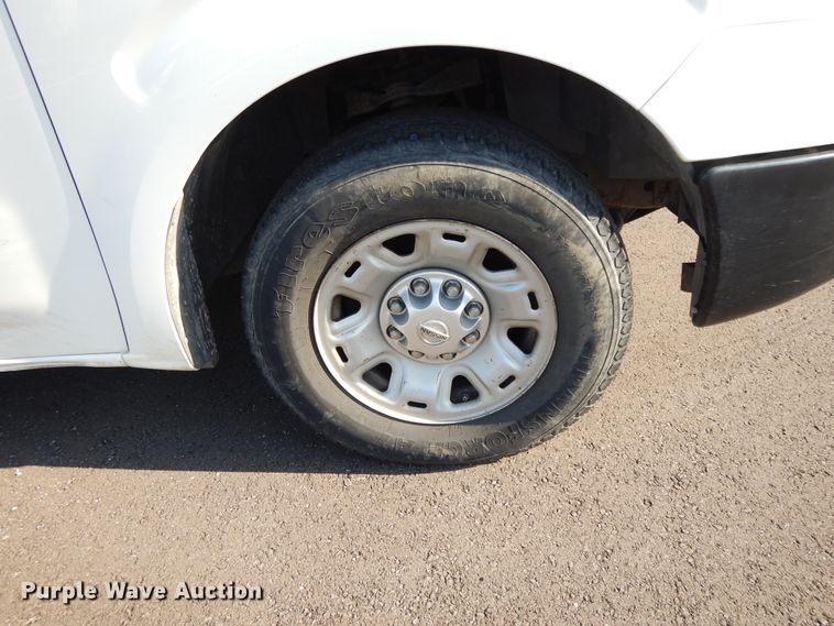 image for item DF5305 2012 Nissan NV2500  van