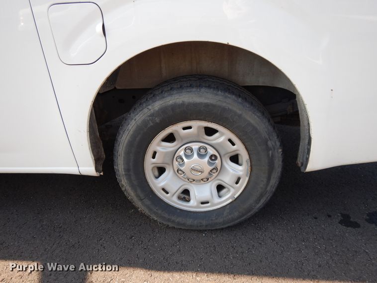 image for item DF5305 2012 Nissan NV2500  van