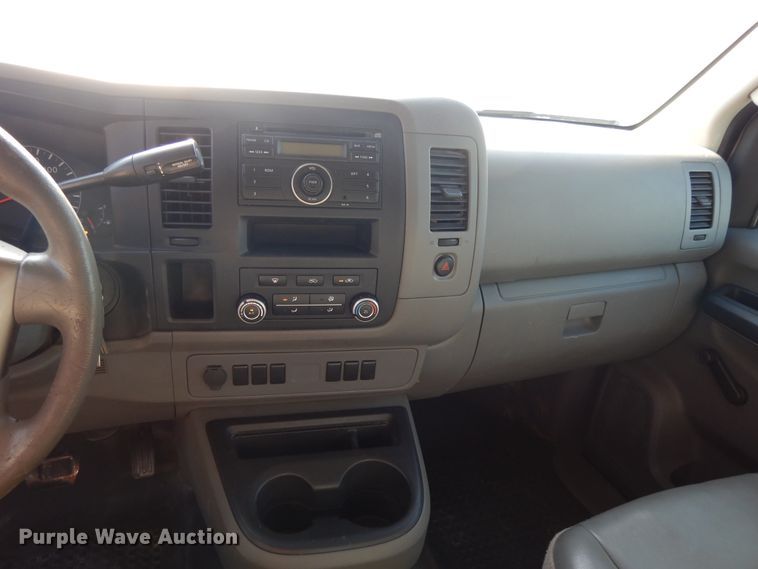 image for item DF5307 2013 Nissan NV2500 van