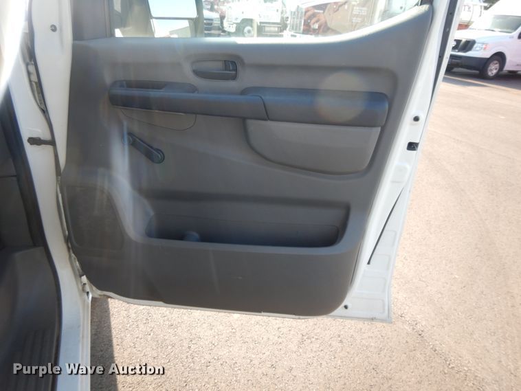 image for item DF5307 2013 Nissan NV2500 van