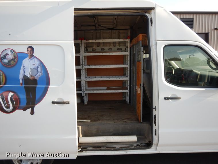 image for item DF5307 2013 Nissan NV2500 van