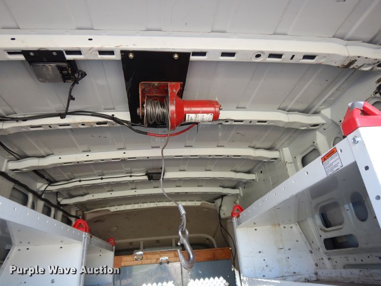 image for item DF5307 2013 Nissan NV2500 van