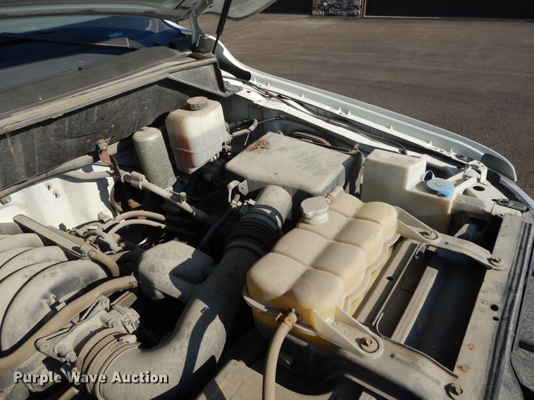 image for item DF5307 2013 Nissan NV2500 van