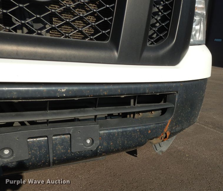 image for item DF5307 2013 Nissan NV2500 van