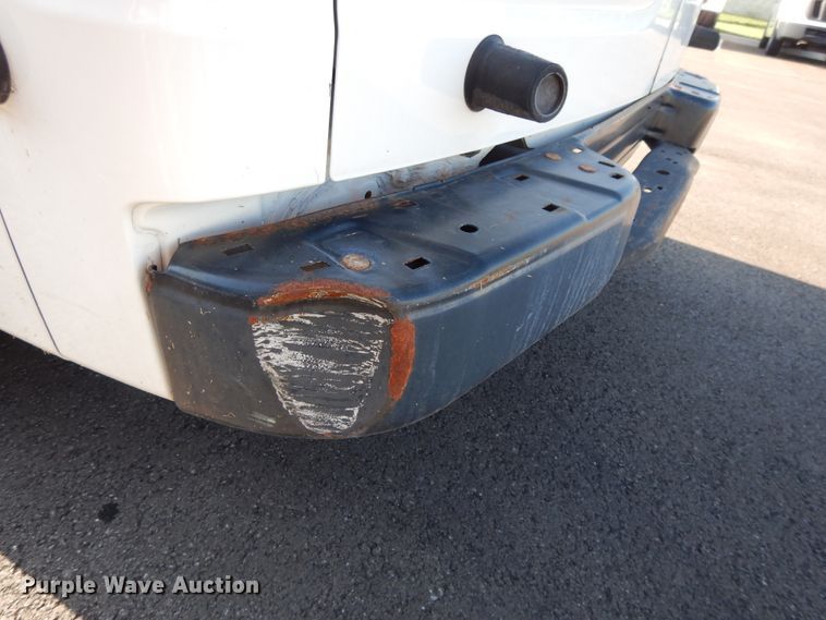 image for item DF5307 2013 Nissan NV2500 van