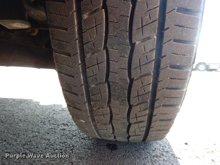 image for item DF5307 2013 Nissan NV2500 van