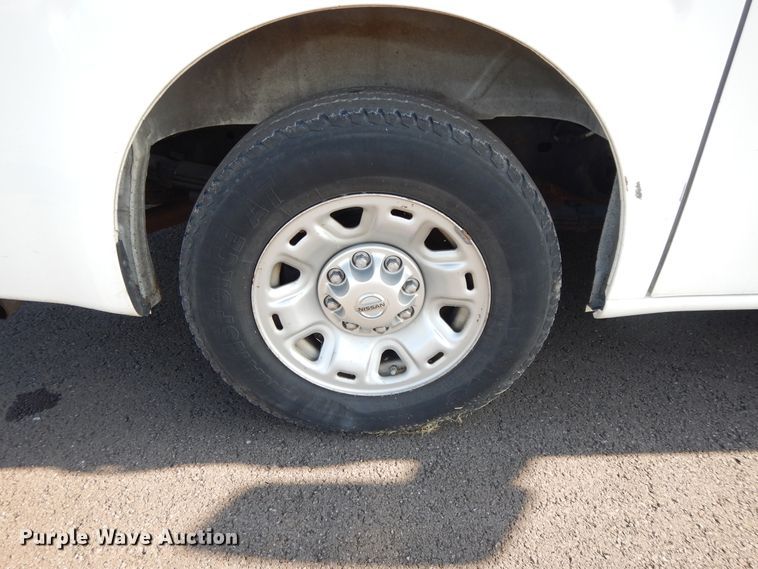 image for item DF5307 2013 Nissan NV2500 van