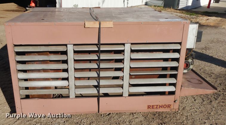 image for item DF6736 2005 Reznor RA500 oil fired heater