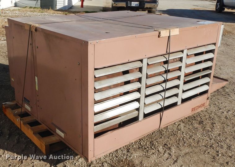 image for item DF6736 2005 Reznor RA500 oil fired heater