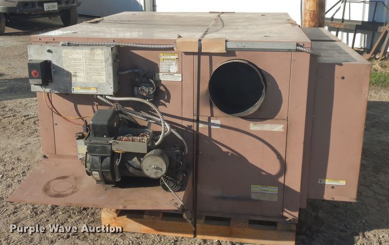 image for item DF6736 2005 Reznor RA500 oil fired heater