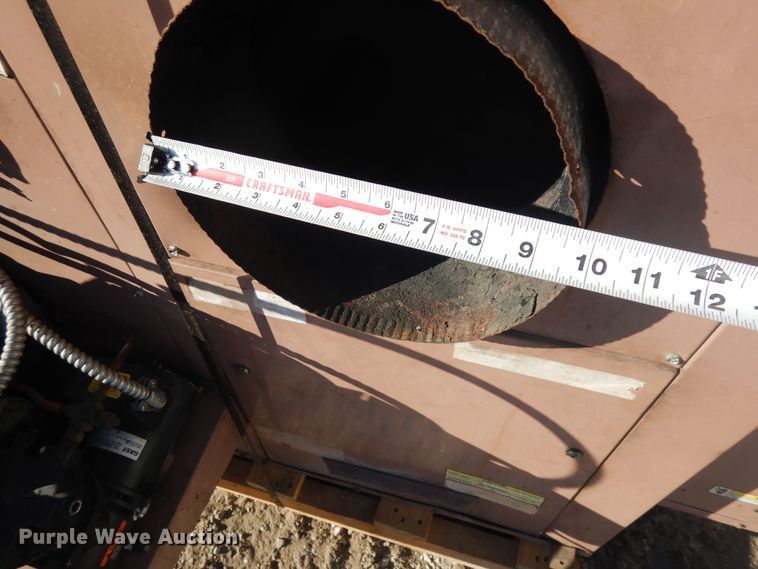 image for item DF6736 2005 Reznor RA500 oil fired heater