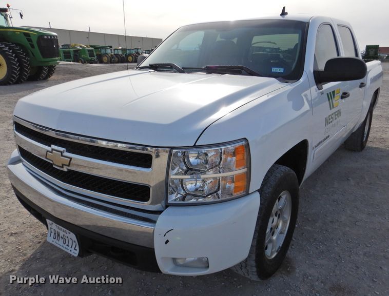 image for item DG1583 2008 Chevrolet Silverado 1500  Crew Cab pickup truck
