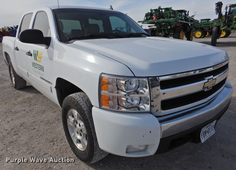 image for item DG1583 2008 Chevrolet Silverado 1500  Crew Cab pickup truck