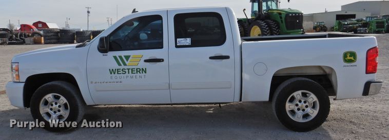 image for item DG1583 2008 Chevrolet Silverado 1500  Crew Cab pickup truck