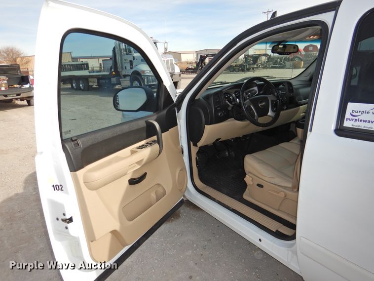 image for item DG1583 2008 Chevrolet Silverado 1500  Crew Cab pickup truck