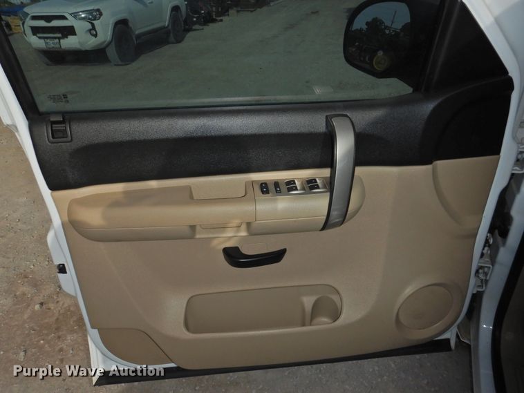 image for item DG1583 2008 Chevrolet Silverado 1500  Crew Cab pickup truck