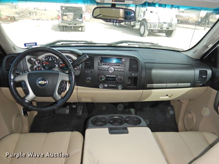 image for item DG1583 2008 Chevrolet Silverado 1500  Crew Cab pickup truck