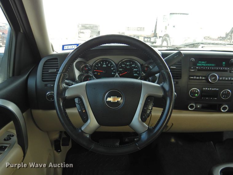 image for item DG1583 2008 Chevrolet Silverado 1500  Crew Cab pickup truck