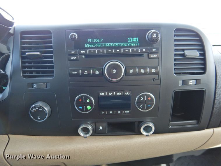 image for item DG1583 2008 Chevrolet Silverado 1500  Crew Cab pickup truck